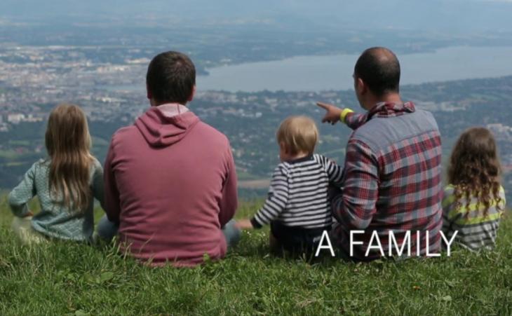 foto Love Makes a Family