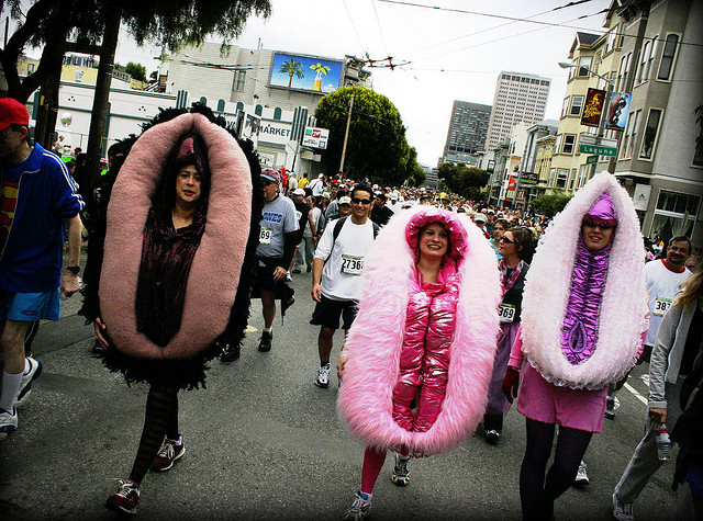 https://www.flickr.com/photos/uberdork/14394367/in/photolist-2gLWK-4r572y-qC39X-FJtu8-Ck1uE-48tAQt-4qwjix-95wp2-ahS3VJ-LQ3Pt-ahPgYr-Lzjc4-neyu9o-4YsHcH-aFfKF9-4qAoF9-7zek3z-6mKG8M-CkFQV-ahS5mS-fBvpct-dcv6Un-ahS4bU-4rZV1Z-7zi6g7-ahS4y7-6tpFaH-dWNd89-92QBU3-92MtCk-92QAiJ-92Qx6J-3Z4ph-8bKZ2Z-ahPgbr-7zi5w9-7zeiwk-7zehYi-92MtAR-48FcmV-7zi4uS-4dsyzh-6EJgpf-edsRxv-92Mptp-5CgMWi-3NXtr-92Msv2-mKJ3A4-iDECsm